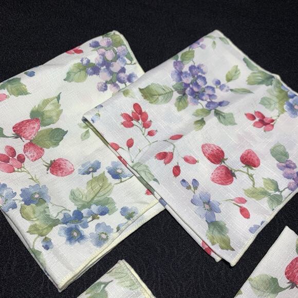 Table Napkins Cloth Floral Tea Dining Lot of 7 Pieces 17"x17" - Picture 2 of 6